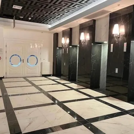 Hanza Tower Baobab Pool Jacussi Sauna * شتشيتسين