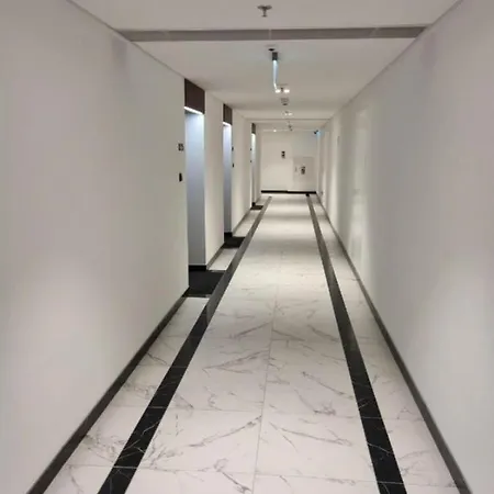 Hanza Tower Baobab Pool Jacussi Sauna * شتشيتسين